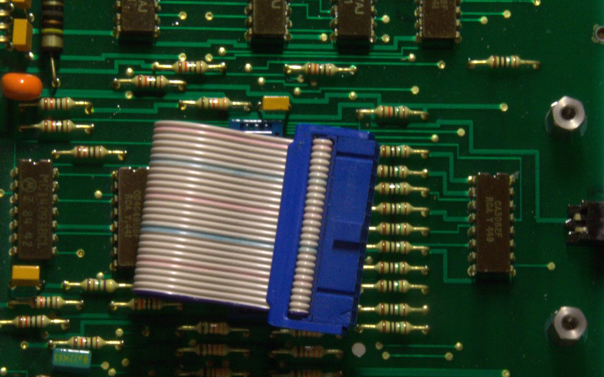 第一块自制 PCB：从立创 EDA 到点亮